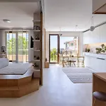 Appartement Smartly Designed Flat With Balcony & Parking By Flat Mаnаger *