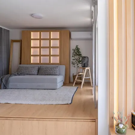 Appartement Smartly Designed Flat With Balcony & Parking By Flat Mаnаger