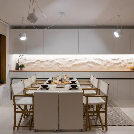 Smartly Designed Flat With Balcony & Parking By Flat Mаnаger *