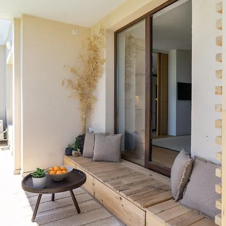 Smartly Designed Flat With Balcony & Parking By Flat Mаnаger Appartement