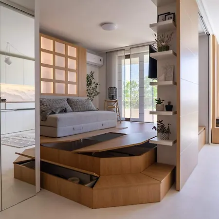 Smartly Designed Flat With Balcony & Parking By Flat Mаnаger Apartment Warna