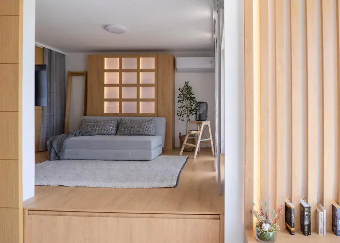 Appartement Smartly Designed Flat With Balcony & Parking By Flat Mаnаger