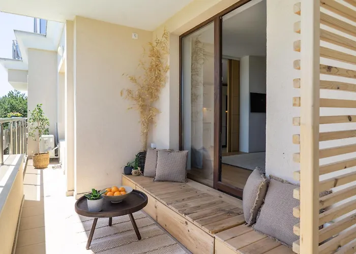 Smartly Designed Flat With Balcony & Parking By Flat Mаnаger Appartement